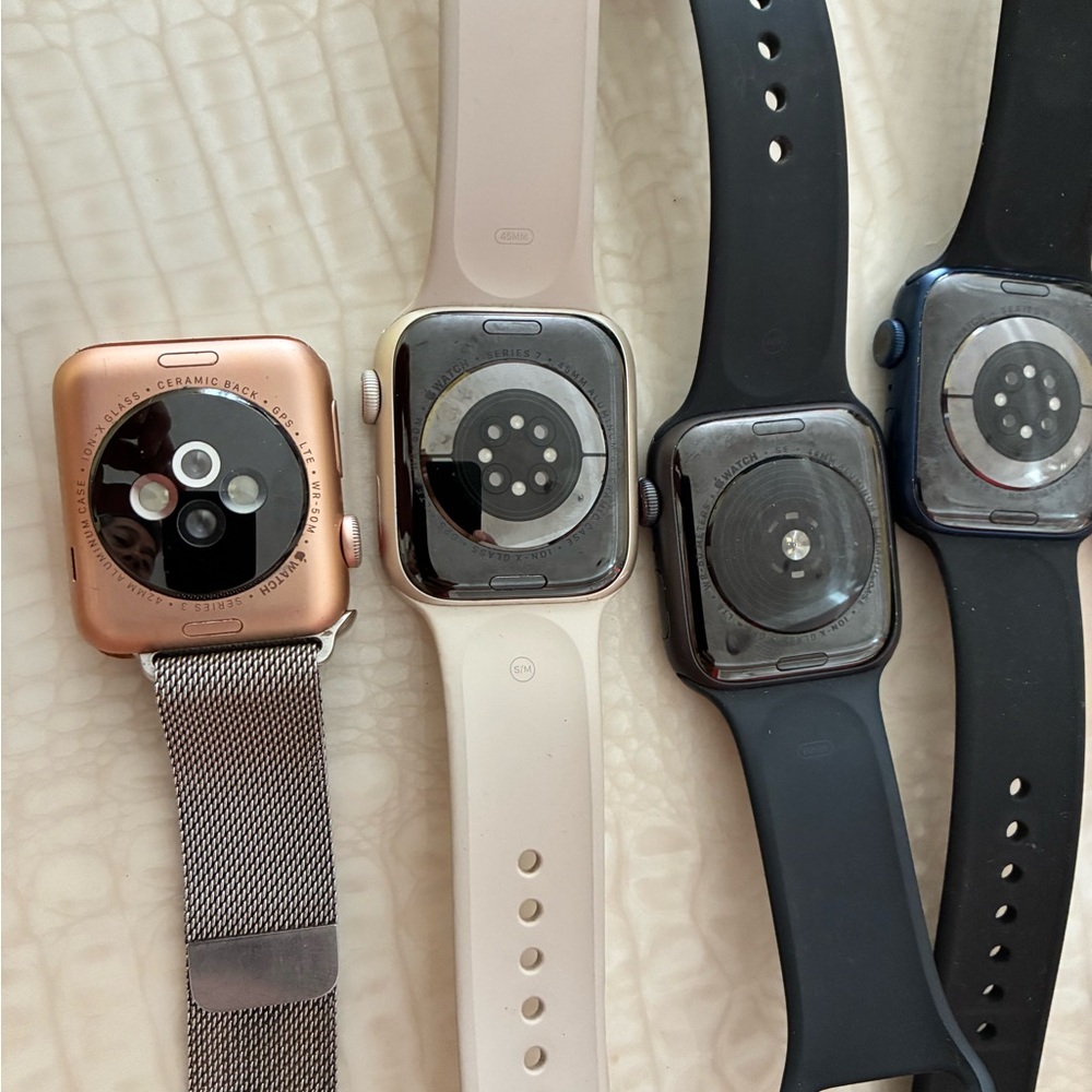 Apple.  Samsung.  Fitbit lot of 25.  for repair broken damaged - Picture 2 of 16
